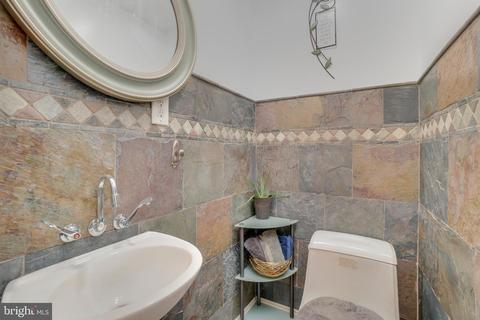 6025 Highgate Dr, Baltimore, MD 21215 photo 11