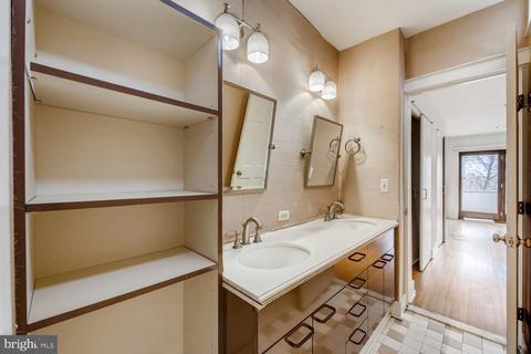 458 E Cross St, Baltimore, MD 21230 photo 17