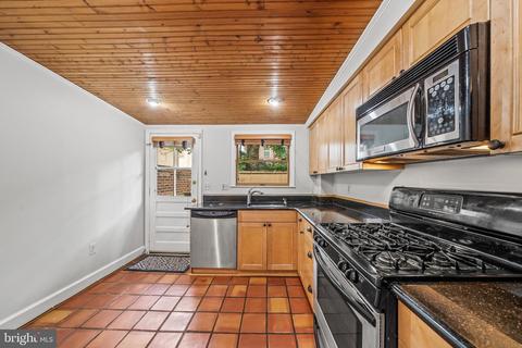 32 E Wheeling St, Baltimore, MD 21230 photo 13