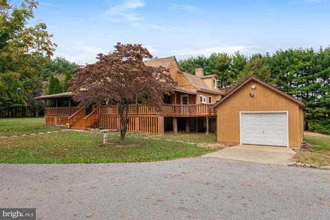 19801 Grave Run Rd, Hampstead, MD 21074 photo 2