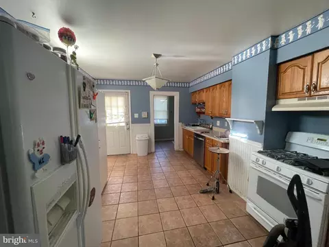 10 Mccormick Ave, Baltimore, MD 21206 photo 3