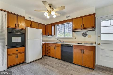 11 Greentree Dr, Phoenix, MD 21131 photo 7
