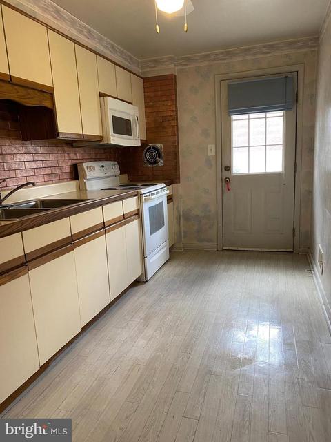 1001 Circle Dr, Halethorpe, MD 21227 photo 5