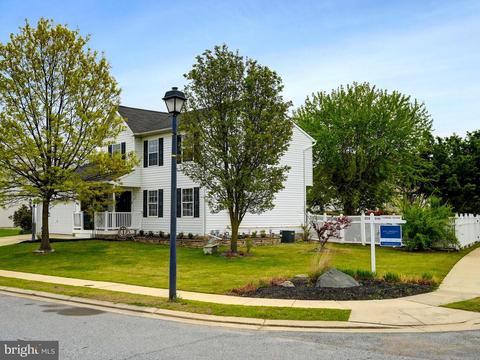 4554 Sandwood Rd, Sparrows Point, MD 21219 photo 2