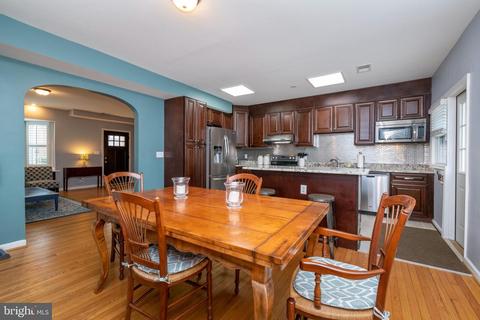 218 Murdock Rd, Baltimore, MD 21212 photo 9