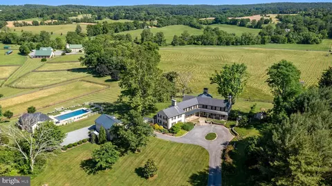 14111 Green Rd, Glyndon, MD 21071