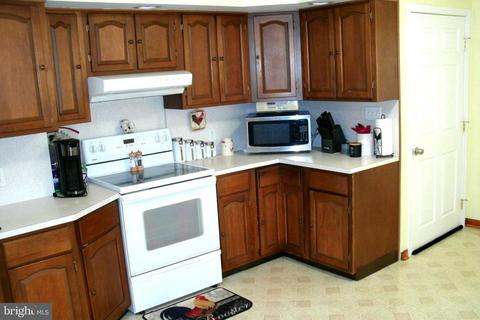 546 Compass Rd, Middle River, MD 21220 photo 6