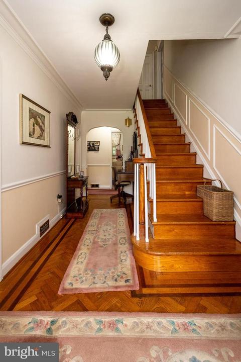 500 Hampton Ln, Towson, MD 21286 photo 5