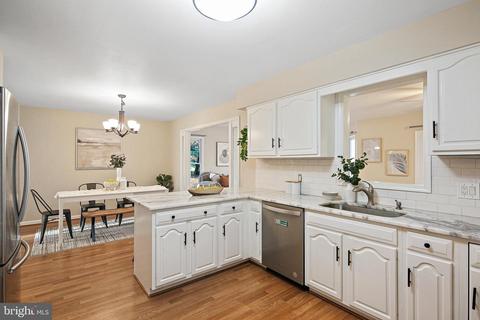 18819 Brick Store Rd, Hampstead, MD 21074 photo 5