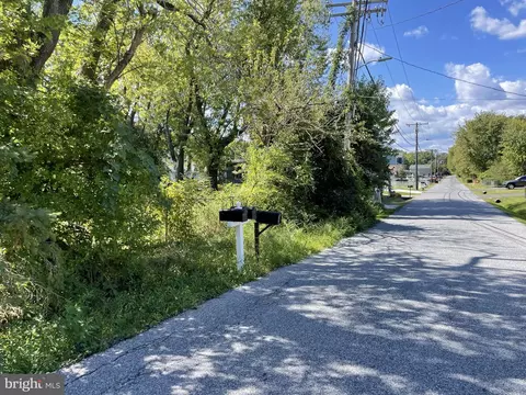 8615 N Point Rd, Sparrows Point, MD 21219 photo 3