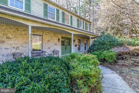 1 Wineberry Ct, Glen Arm, MD 21057