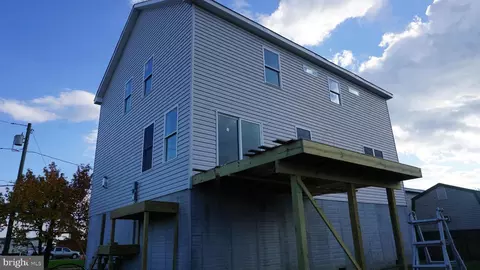 9036 Cuckold Point Rd, Sparrows Point, MD 21219 photo 6