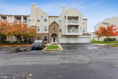 2807 Gresham Way #101, Windsor Mill, MD 21244