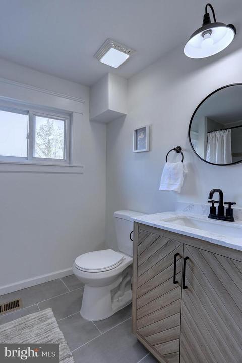 614 N Bend Rd, Baltimore, MD 21229 photo 27