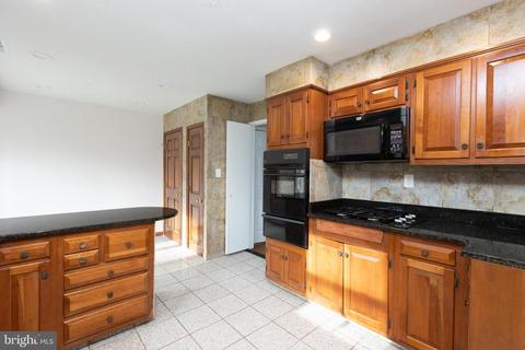 13 Greentree Dr, Phoenix, MD 21131 photo 9