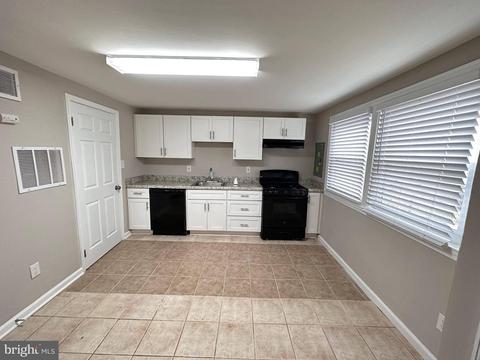 3025 Freeway, Halethorpe, MD 21227 photo 5