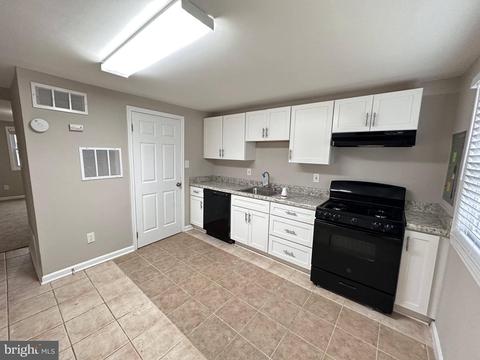 3025 Freeway, Halethorpe, MD 21227 photo 6