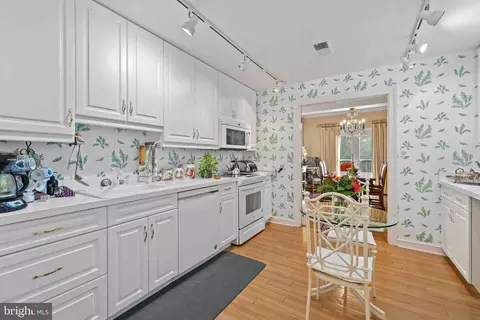 7 Devon Hill Rd #A-9, Baltimore, MD 21210 photo 7