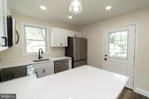 2421 Matthai Ter, Sparrows Point, MD 21219 photo 10