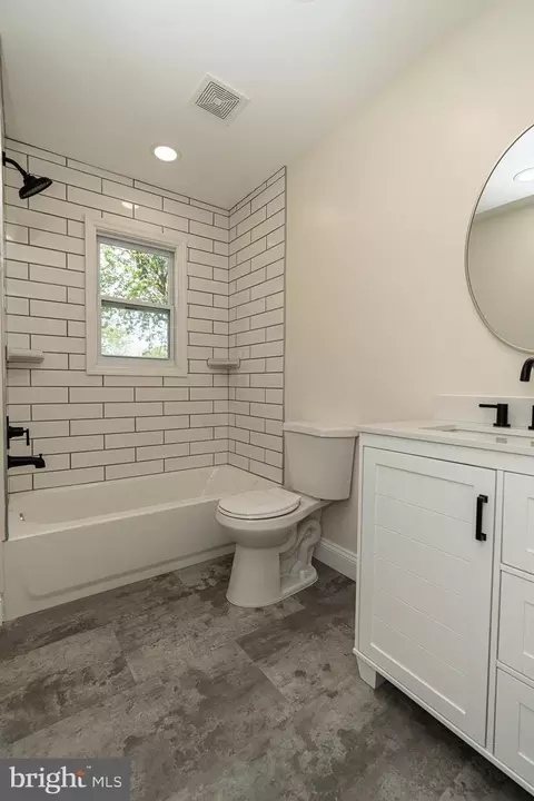 2421 Matthai Ter, Sparrows Point, MD 21219 photo 12