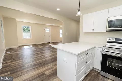 2421 Matthai Ter, Sparrows Point, MD 21219 photo 15
