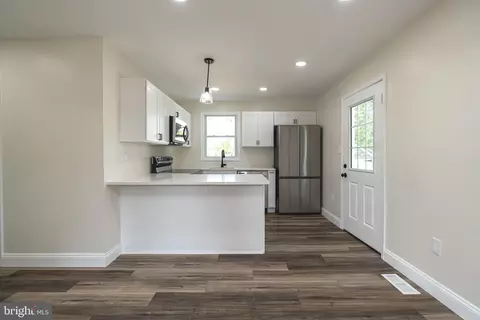 2421 Matthai Ter, Sparrows Point, MD 21219 photo 6