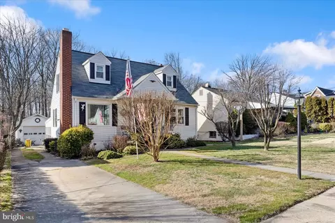 40 Pelczar Ave, Essex, MD 21221