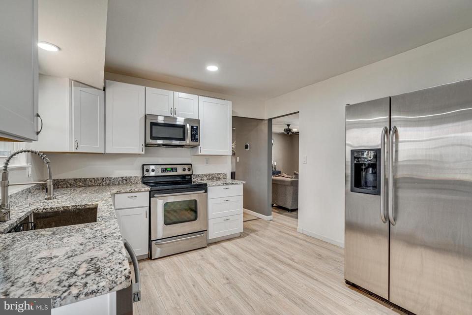  7203 Barlow Ct, Windsor Mill, MD 21244 photo 17