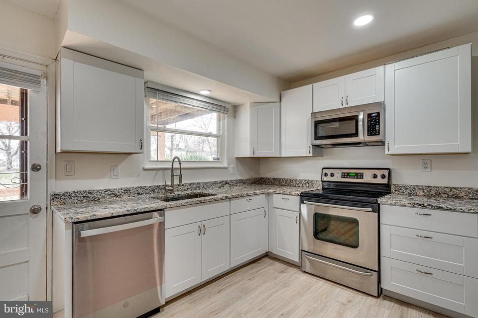  7203 Barlow Ct, Windsor Mill, MD 21244 photo 16