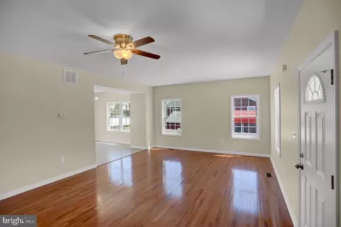 4336 Washington Blvd, Halethorpe, MD 21227 photo 8