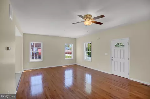 4336 Washington Blvd, Halethorpe, MD 21227 photo 6