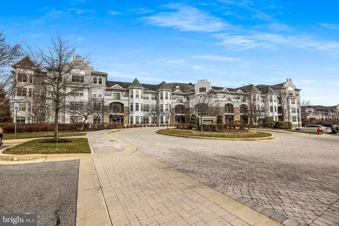 2800 Stone Cliff Dr #101, Baltimore, MD 21209