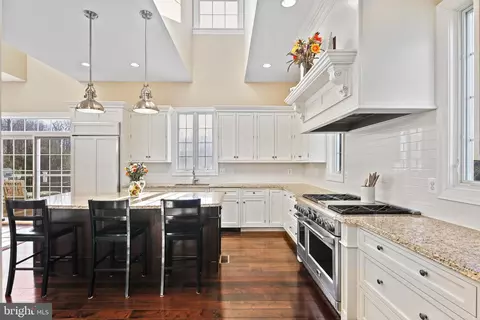 9 Three Sisters Ct, Baldwin, MD 21013 photo 6