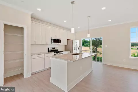 7855 Bluelick Run Rd, Baltimore, MD 21244 photo 3