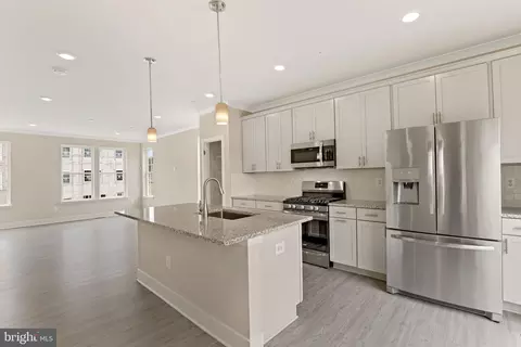 7853 Bluelick Run Rd, Baltimore, MD 21244 photo 4