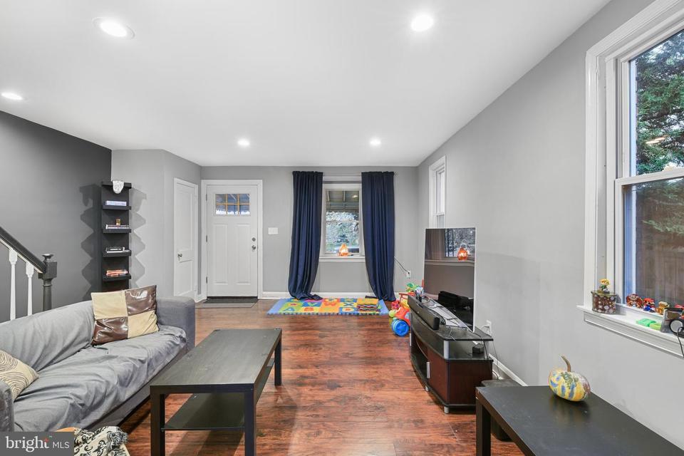  8414 Kavanagh Rd, Dundalk, MD 21222 photo 5