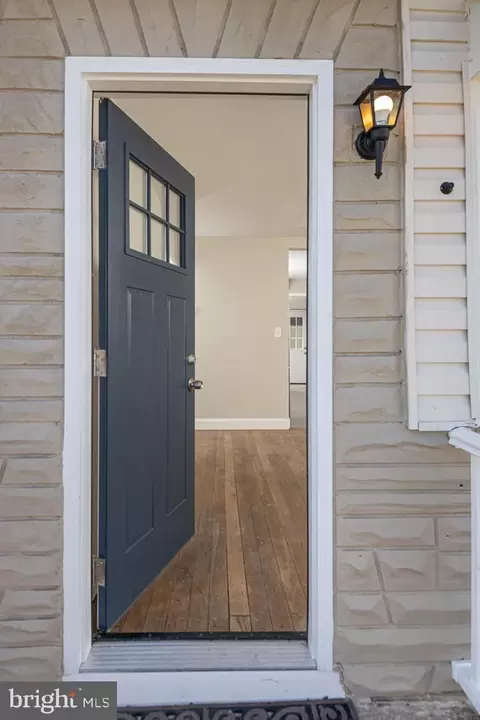 29 Chandelle Rd, Middle River, MD 21220