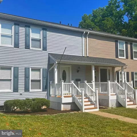 18 Warren Common, Cockeysville, MD 21030