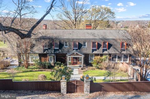 1724 Hillside Rd, Stevenson, MD 21153