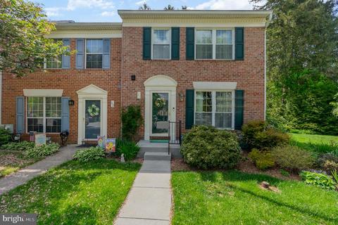 30 White Pine Ct, Cockeysville, MD 21030