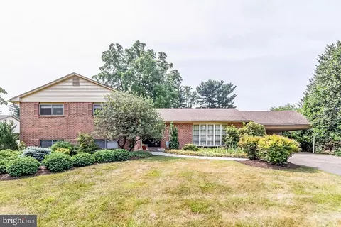7 Oak Hollow Ct, Pikesville, MD 21208
