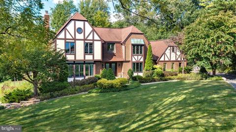 8 Barranco Ct, Towson, MD 21204