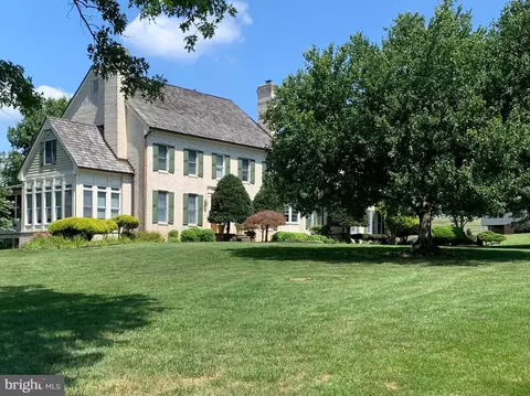 6 Westcroft Ct, Cockeysville, MD 21030