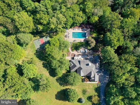 303 Red Meadows Ct, Reisterstown, MD 21136