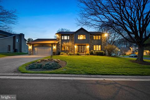 2 Chestnut Ct, Owings Mills, MD 21117