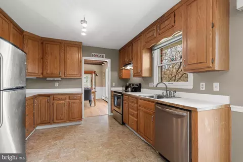 415 Gun Rd, Halethorpe, MD 21227 photo 14