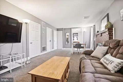 413 4th Ave, Halethorpe, MD 21227