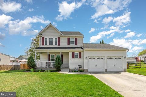 18 Lindsey Ct, Essex, MD 21221