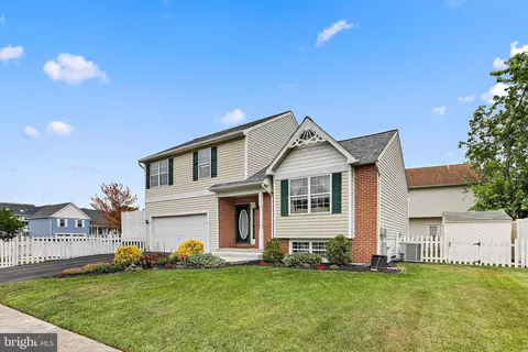 4 Oldfield Ct, Middle River, MD 21220