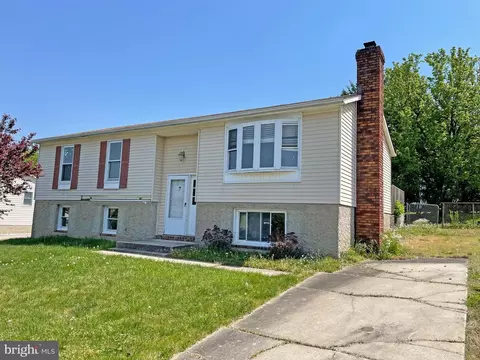 12111 Buttonwood Ln, Middle River, MD 21220
